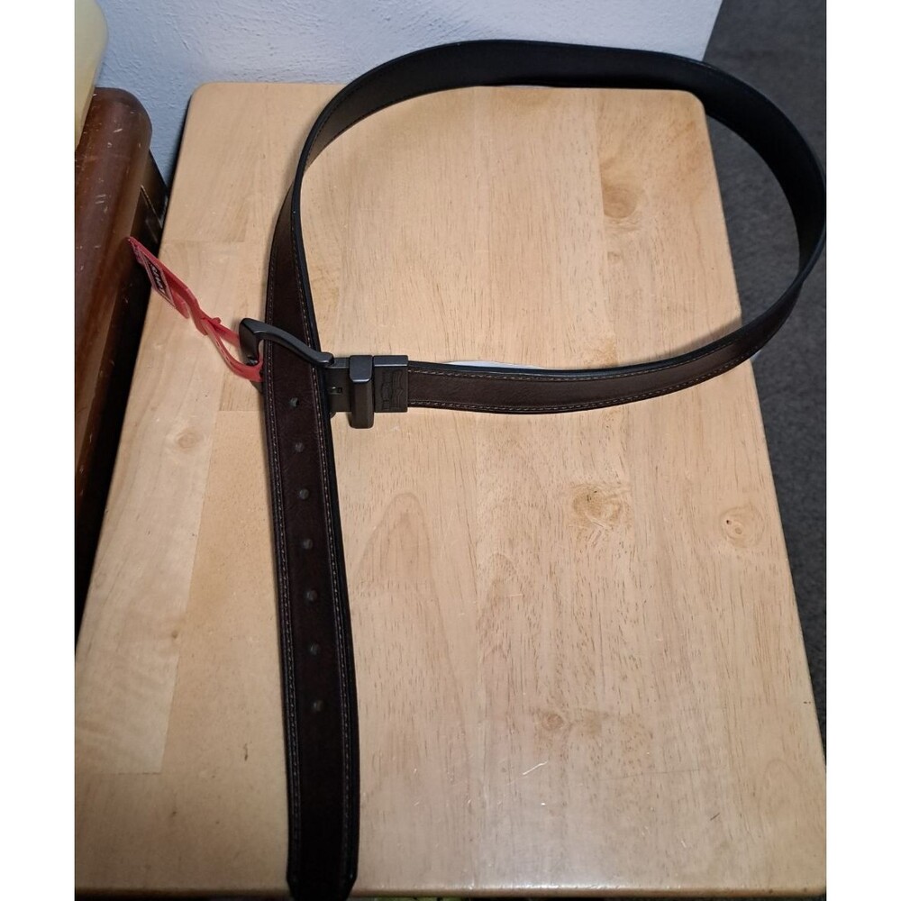 NEW Levi's BELT Reversible Buckle Black/Brown Size 42/44